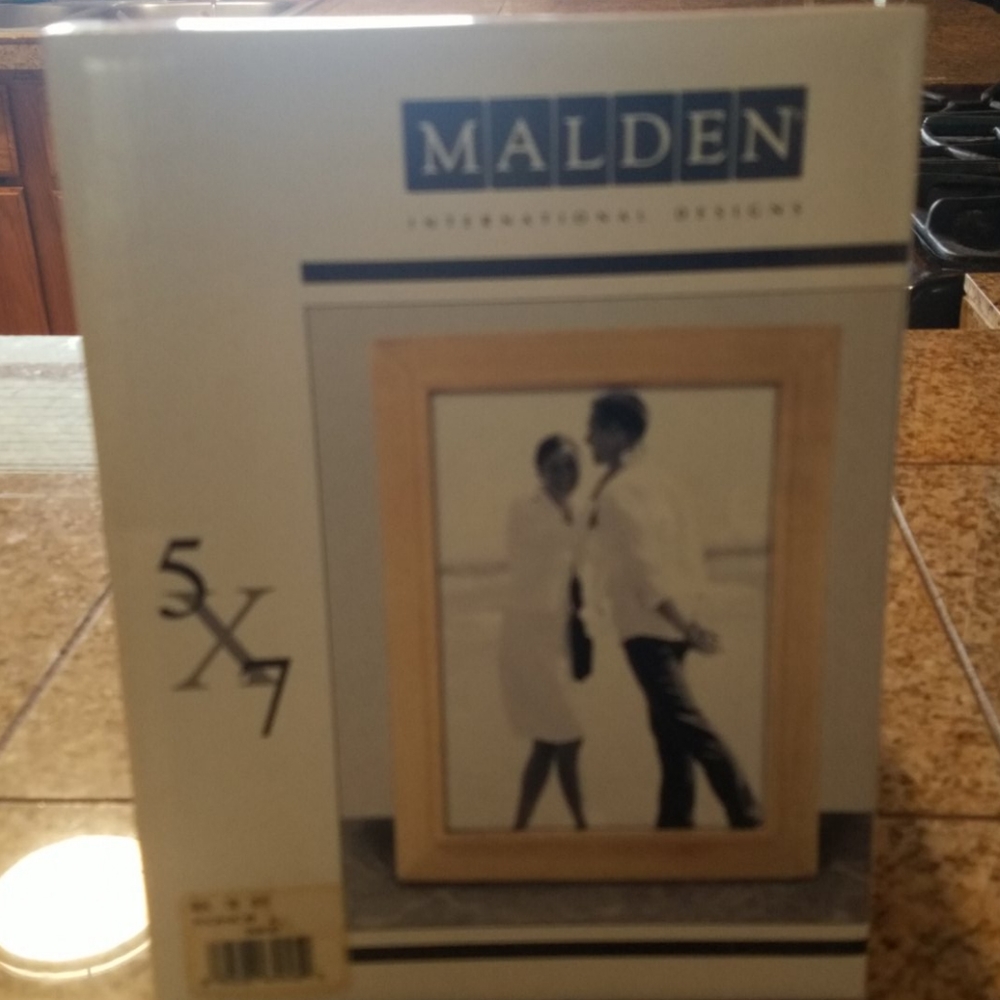 Wood picture frame